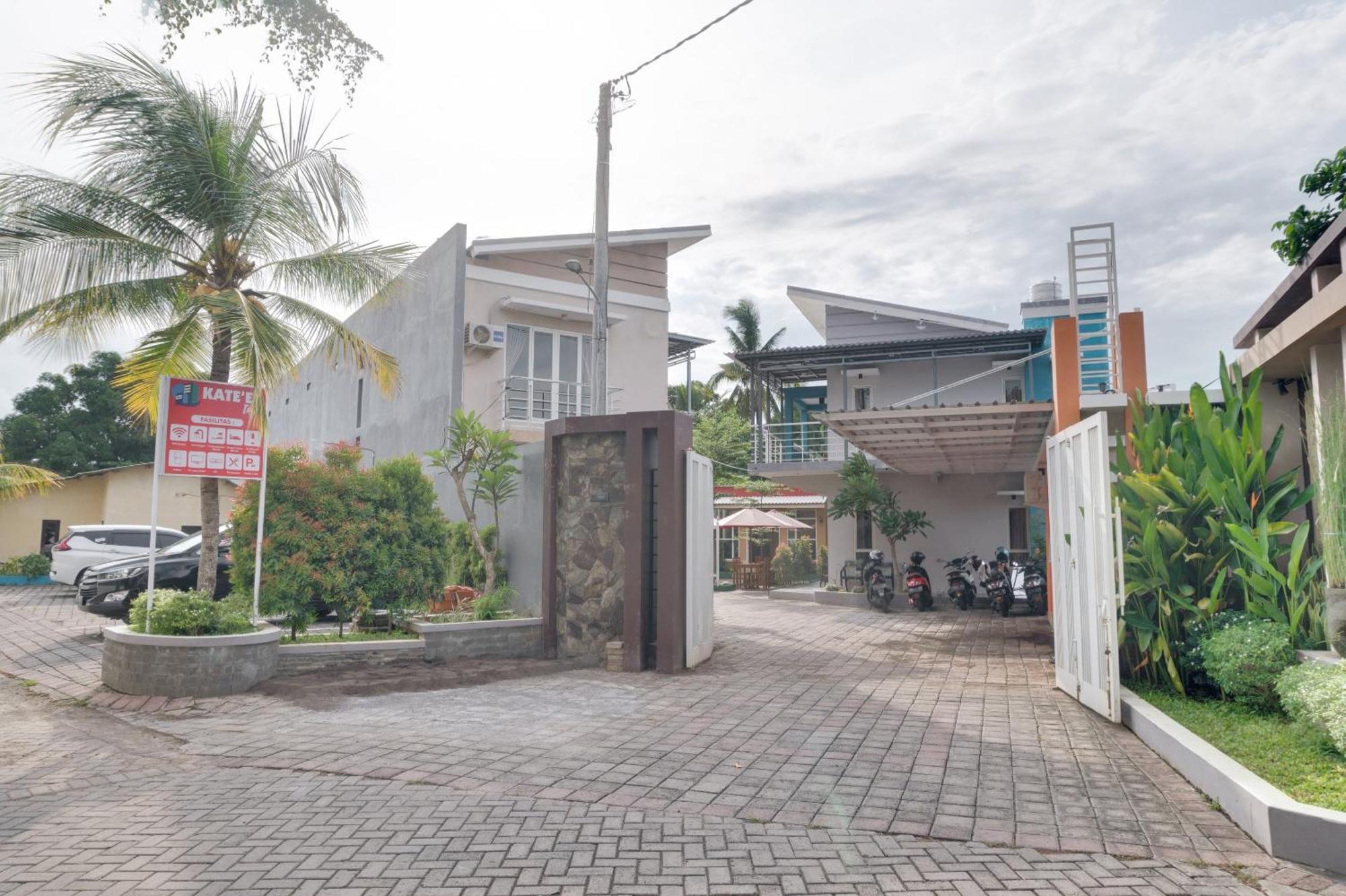Super Oyo 1579 Kate'El Inn Banyuwangi  Kültér fotó
